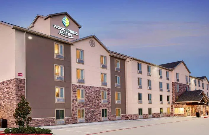 WoodSpring Suites exterior